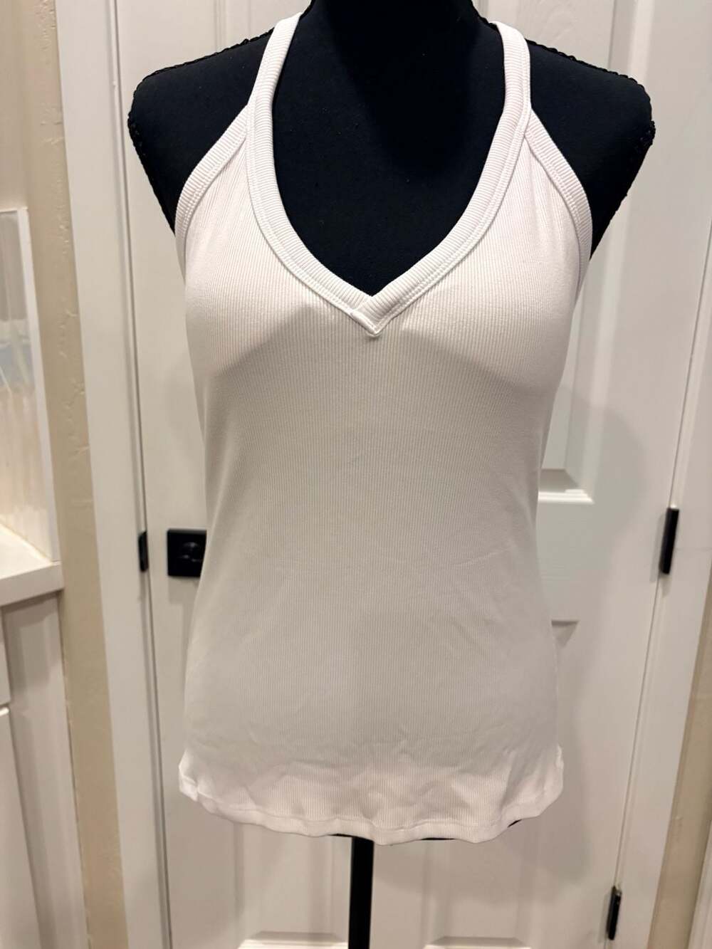 Danysu White Ribbed V-Neck Halter Tank Top Size L (49)